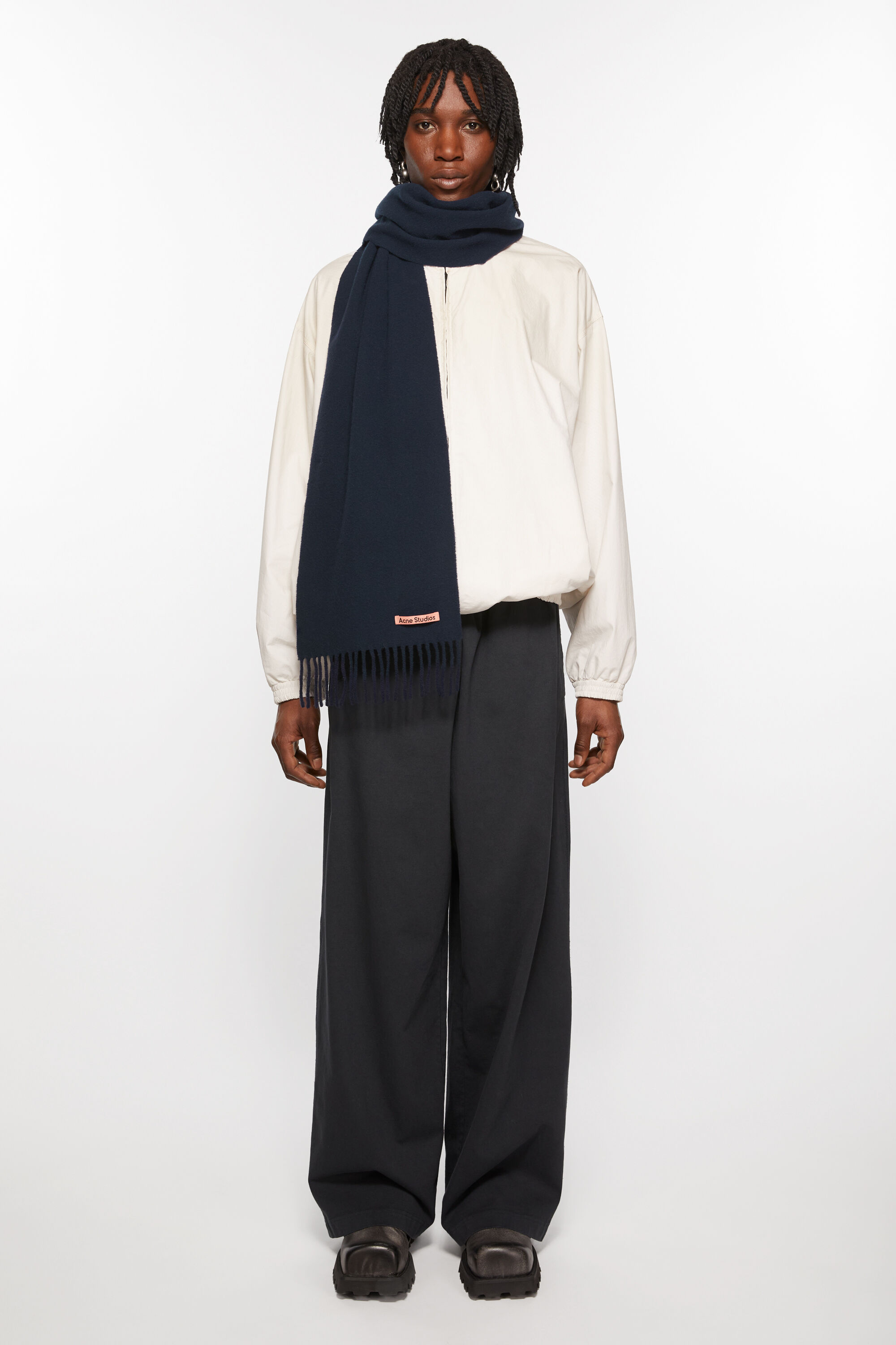 Acne Studios - フリンジウールスカーフ - スキニー - ネイビーブルー