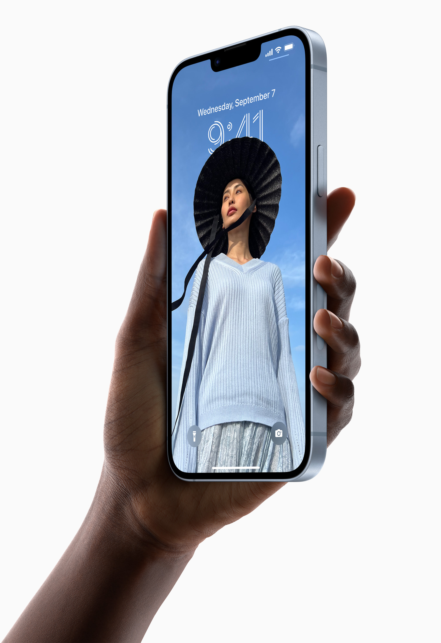 iPhone 14 Plusの店頭販売を金曜日に開始 - Apple (日本)