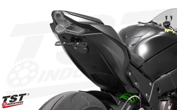 TST Industries ZX-6R (19-)ウィンカー内蔵LEDテールライト｜AxxL