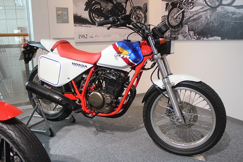 シートを張り替えてみる | レストア野郎☆2番星☆FTR250編 | 中古