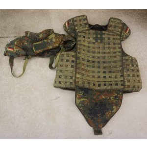 MIL-TEC SAAVアサルトベスト(P83型アサルトベスト)ドイツ連邦軍