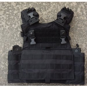 イーグルMBAVプレートキャリア黒SMALL/MEDIUM新品 - ミリタリー