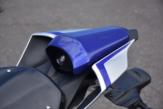 17 YZF-R6 タンクカバー/フルカバード/コールドプレス製法 発売開始