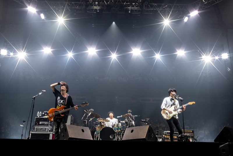 ライブレポート＞「ロックバンドを諦めなくて良かった」――UNISON