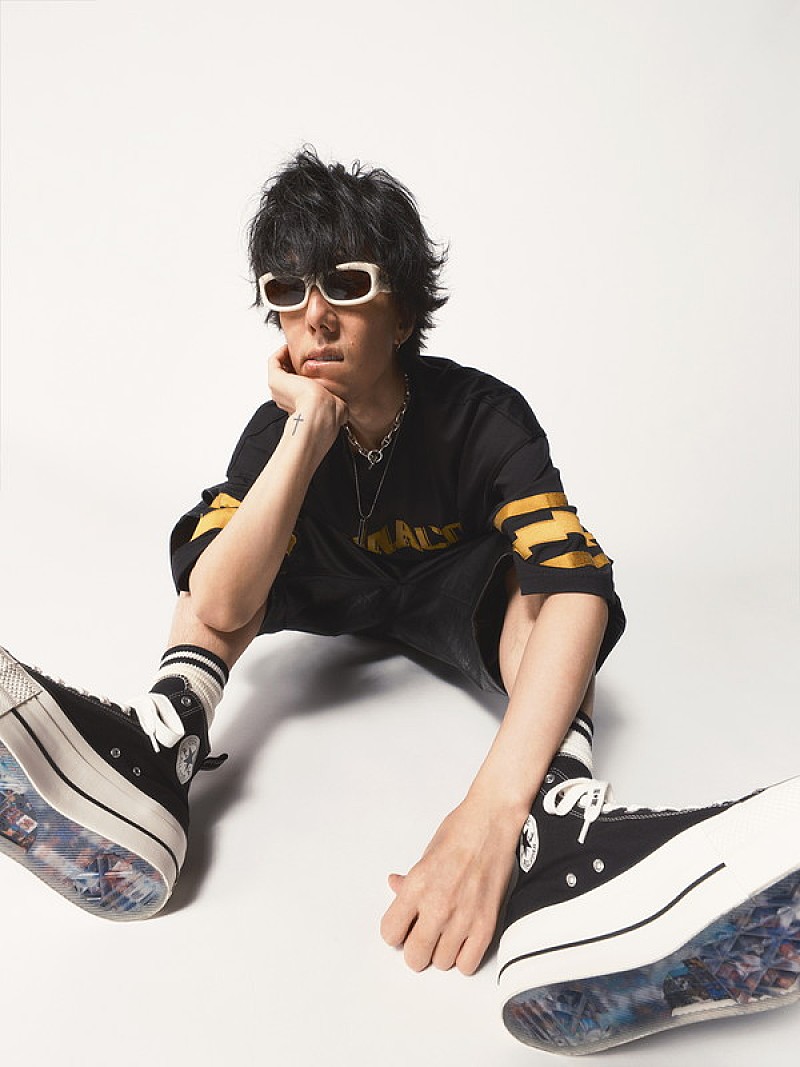 RADWIMPS×atmos×CONVERSEのトリプルコラボレーションモデルが登場