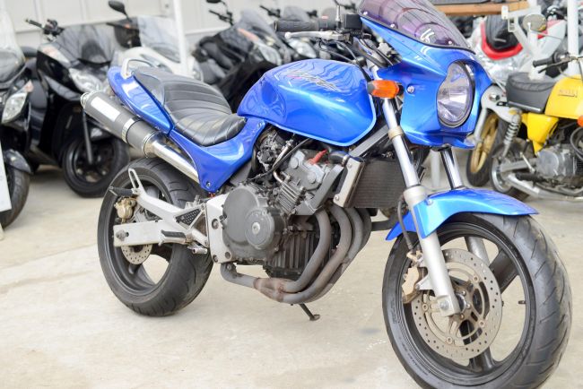 在庫一覧より探せます。MC31 かっこいい！ZXテールのホーネット250売切れ