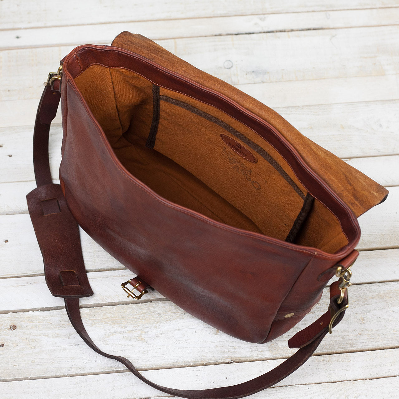 Vasco_Leather_PostmanBag_USMai