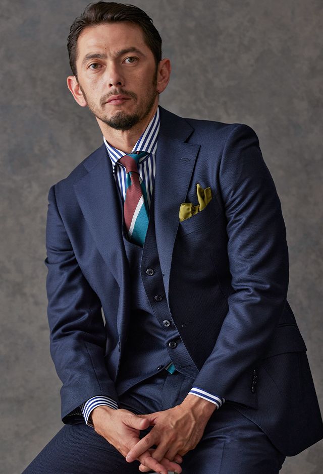 ネイビースーツ・バーズアイのコーディネート（Cloth Ermenegildo