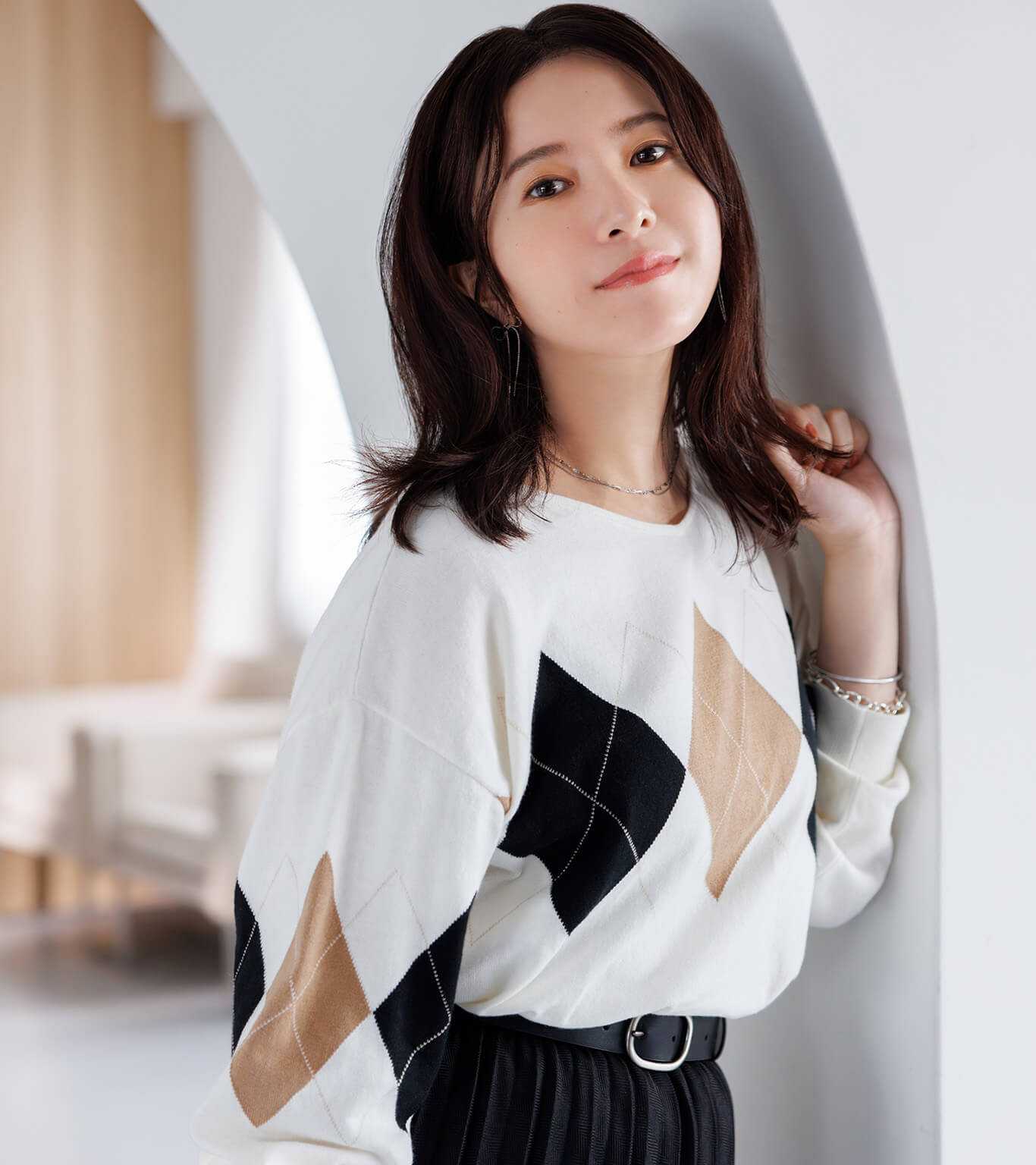 スッキリみえる、キレイになれる。女優・吉高由里子が着る気分のあがる