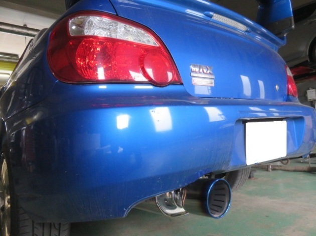 スバル インプレッサ GDB HKSスーパーターボマフラー 取り付け｜自動車