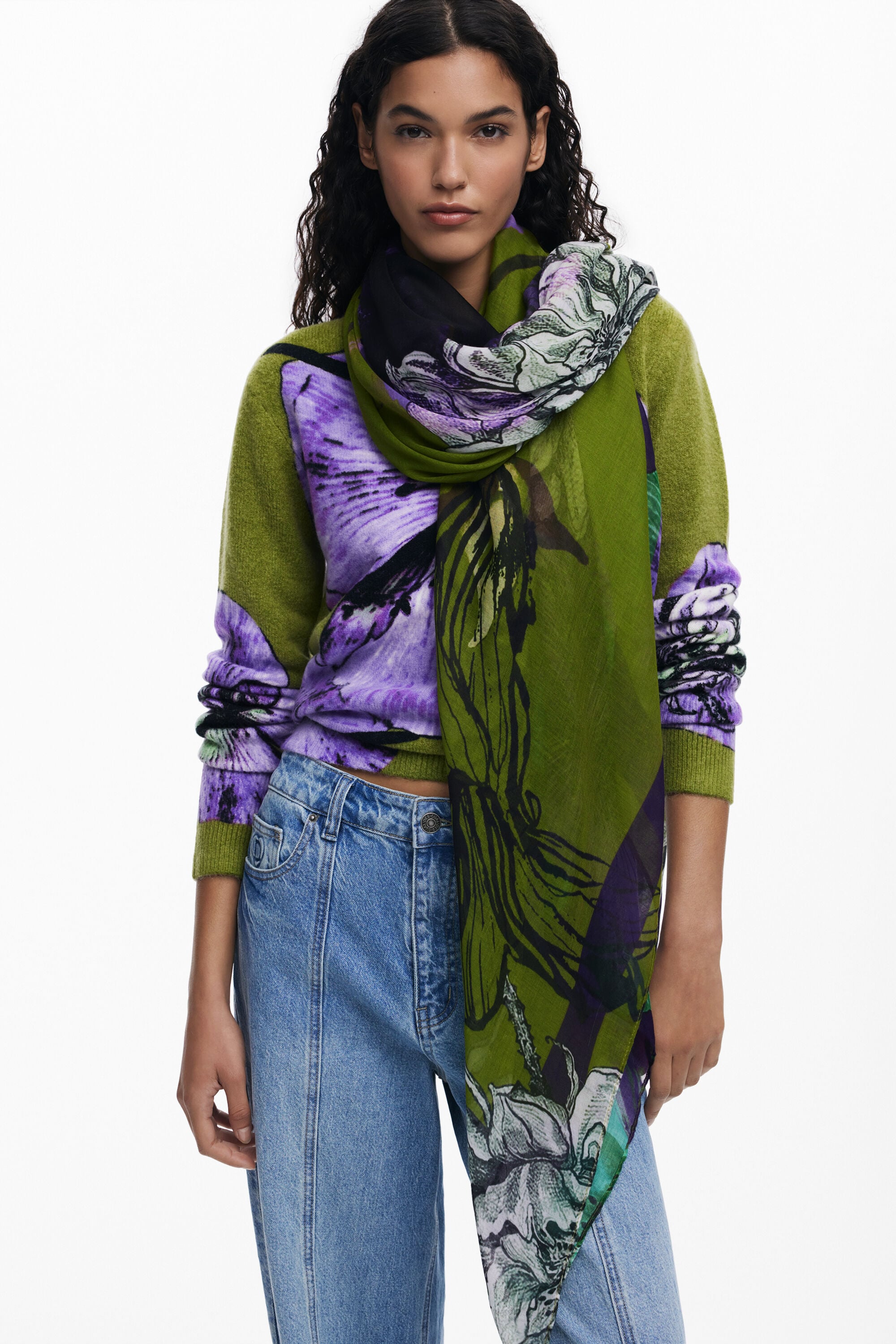 Mr. Christian Lacroixによってデザインされたスカーフ 女性用 I