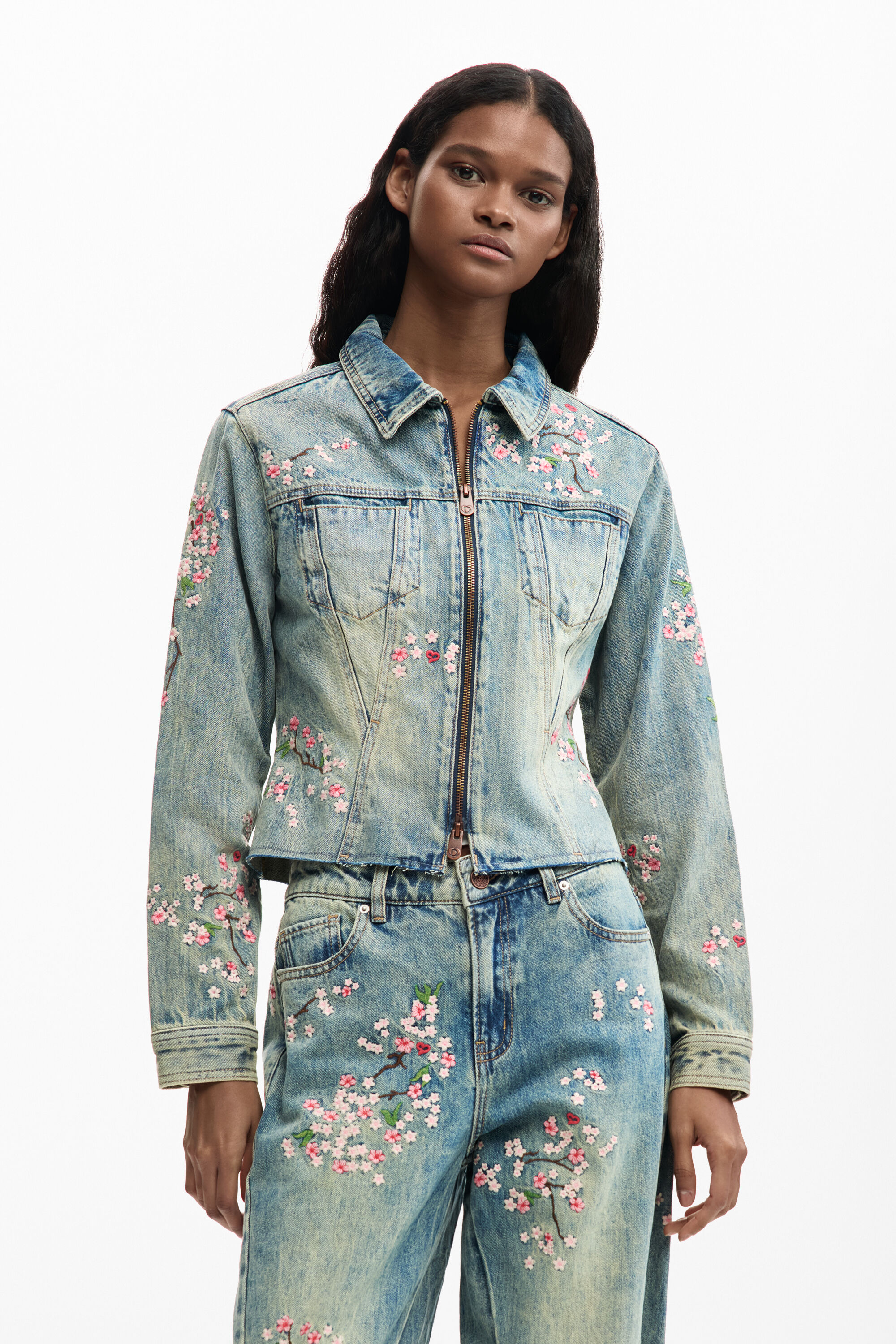 女性のジャケットとコート | Desigual