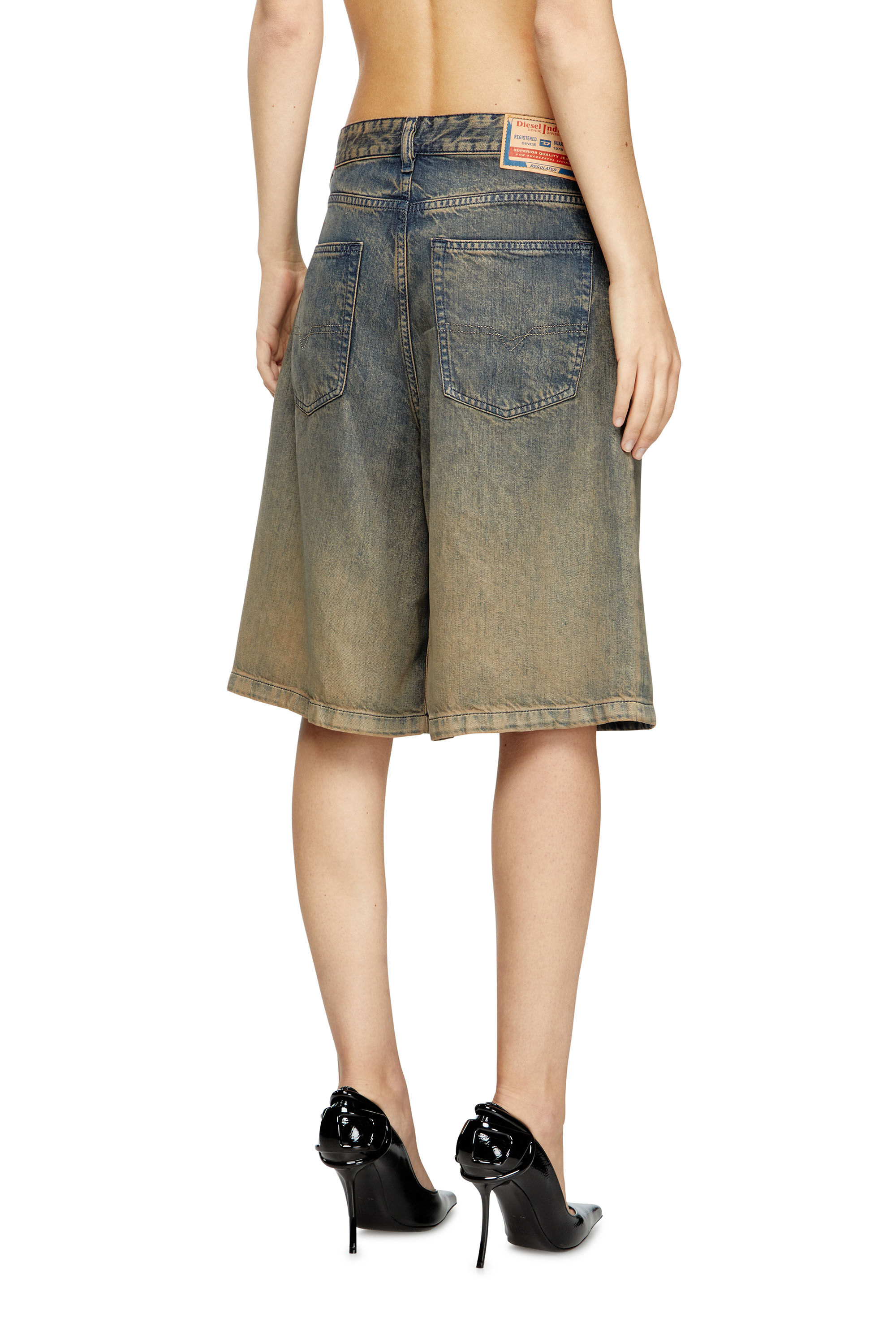 DE-SIRE-SHORT-S Shorts in fluid shaded denim｜ブルー｜ウィメンズ