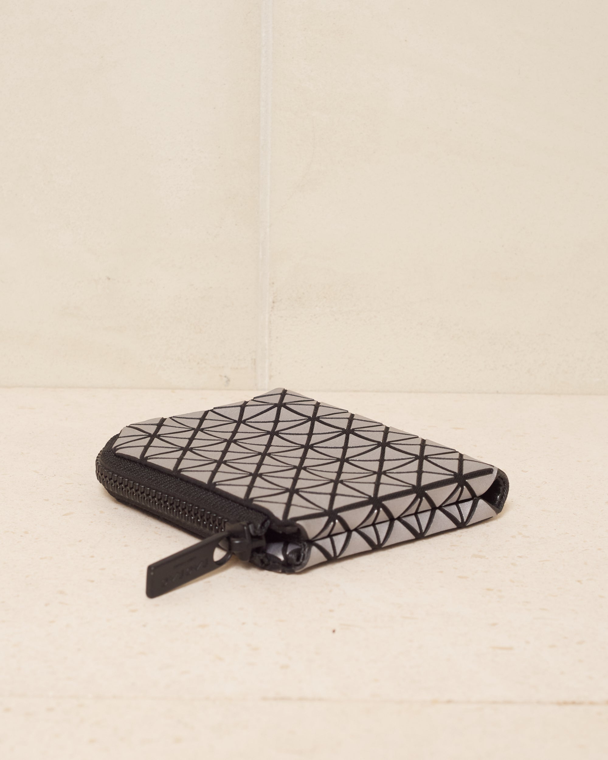 Bao Bao Issey Miyake Silver Clam Wallet bb37ag333 - DILETTANTE