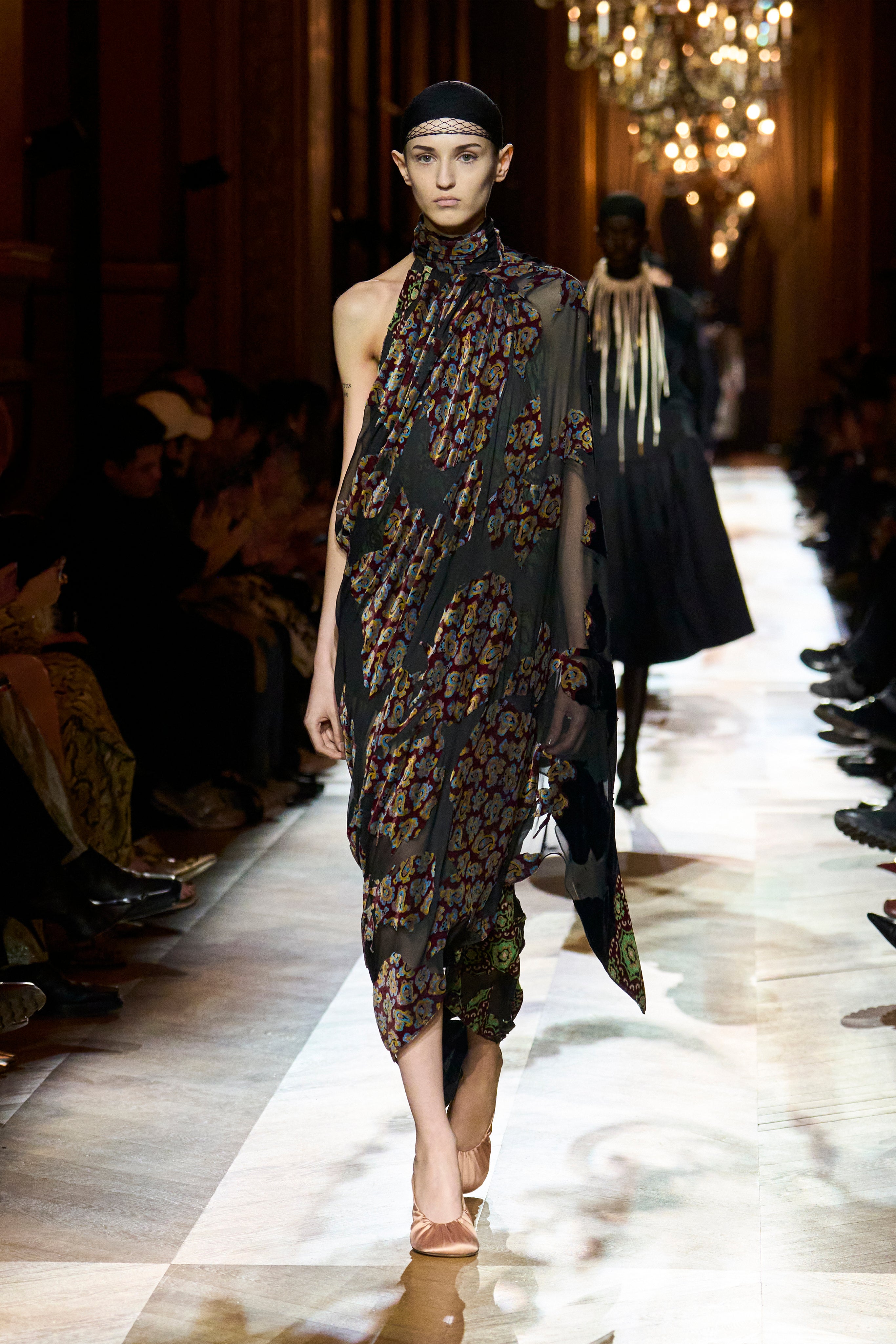 AW 25-26 ウィメンズを表示 | Dries Van Noten