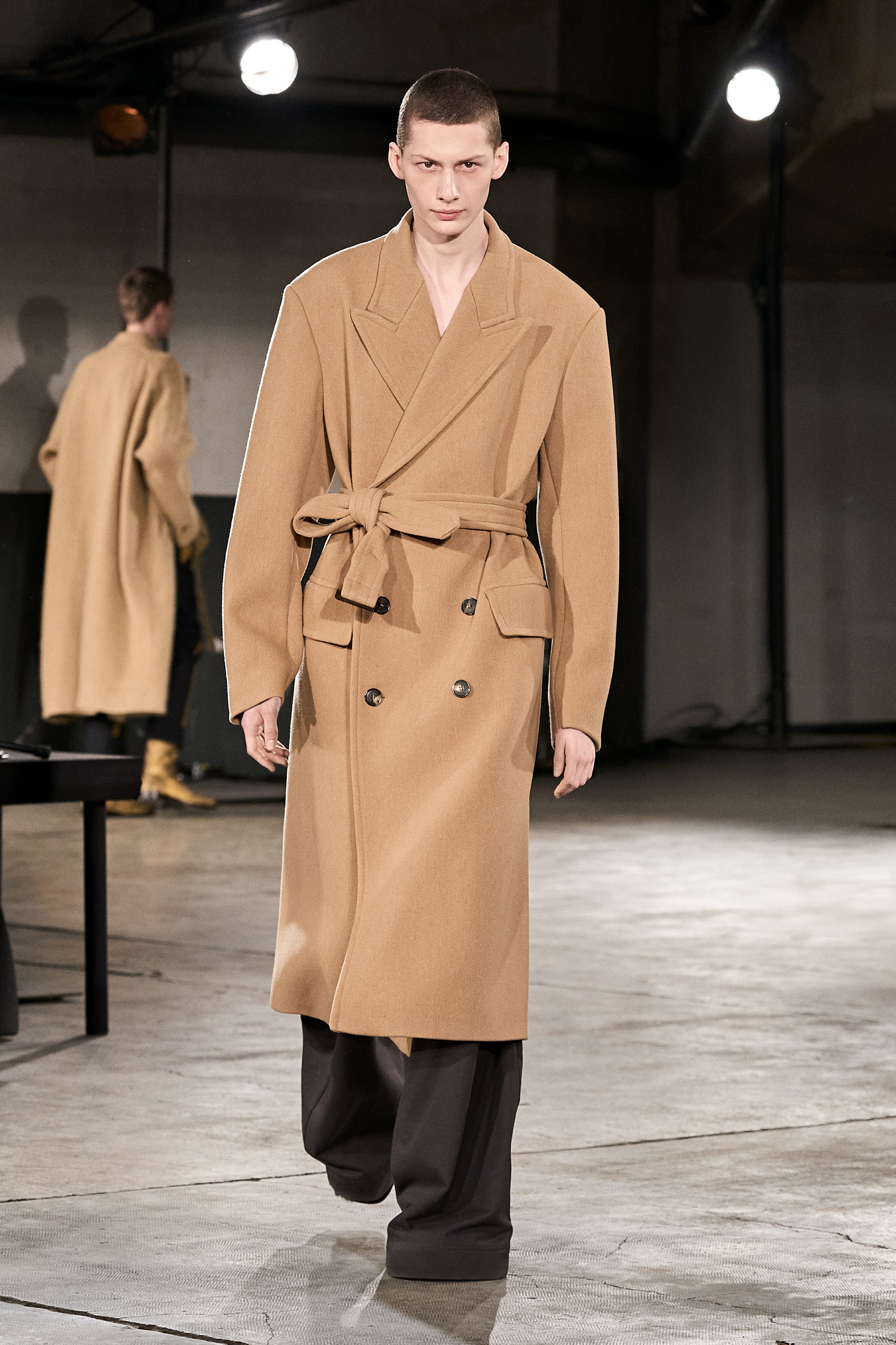 AW 23 メンズを表示 | Dries Van Noten