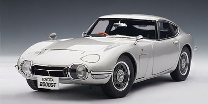 Silver Toyota 2000 GT Coupe (Upgraded) 1967 AUTOart 78748 Scale 1