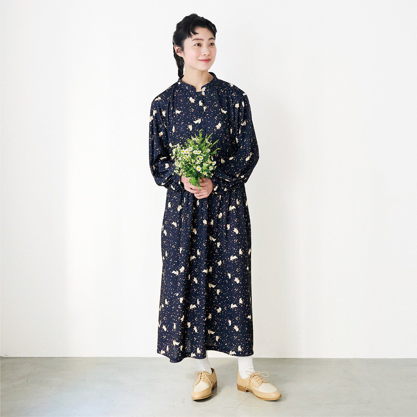 YOU＋MORE! クローバーのお花畑とうさぎのふんわりシルエット