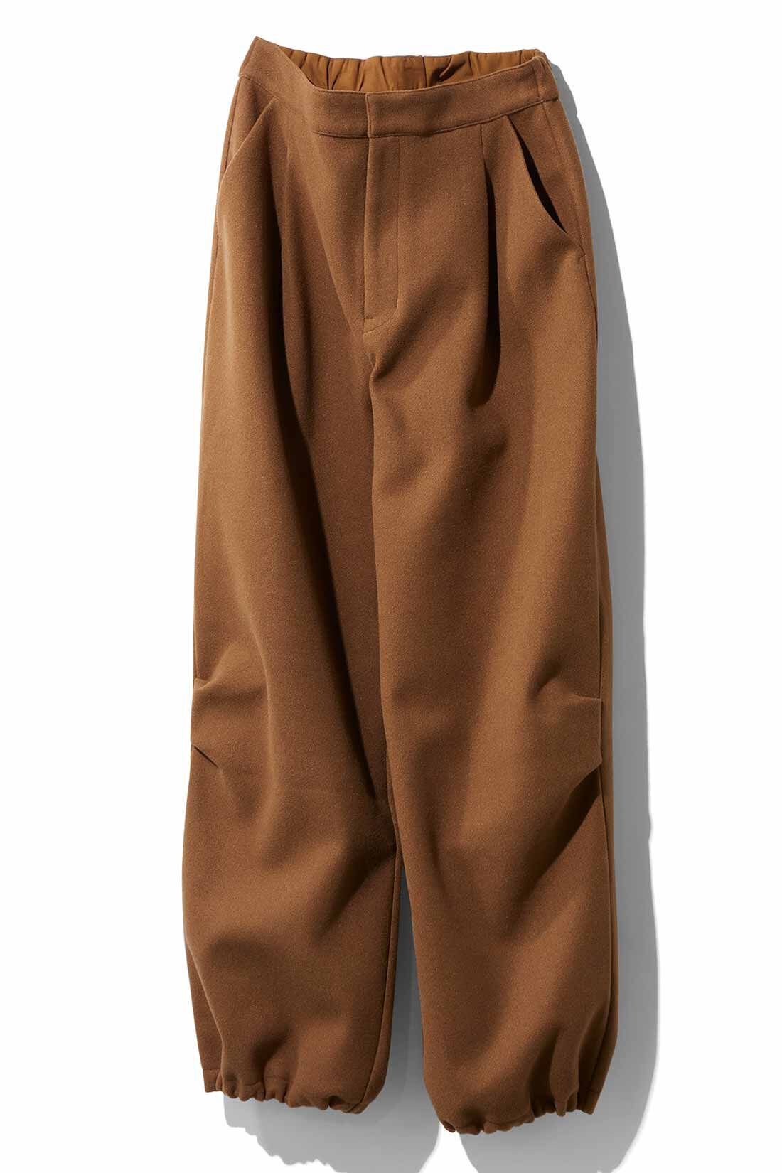MEDE19F ポリエステルメルトンのイージートラウザーズ〈キャメル