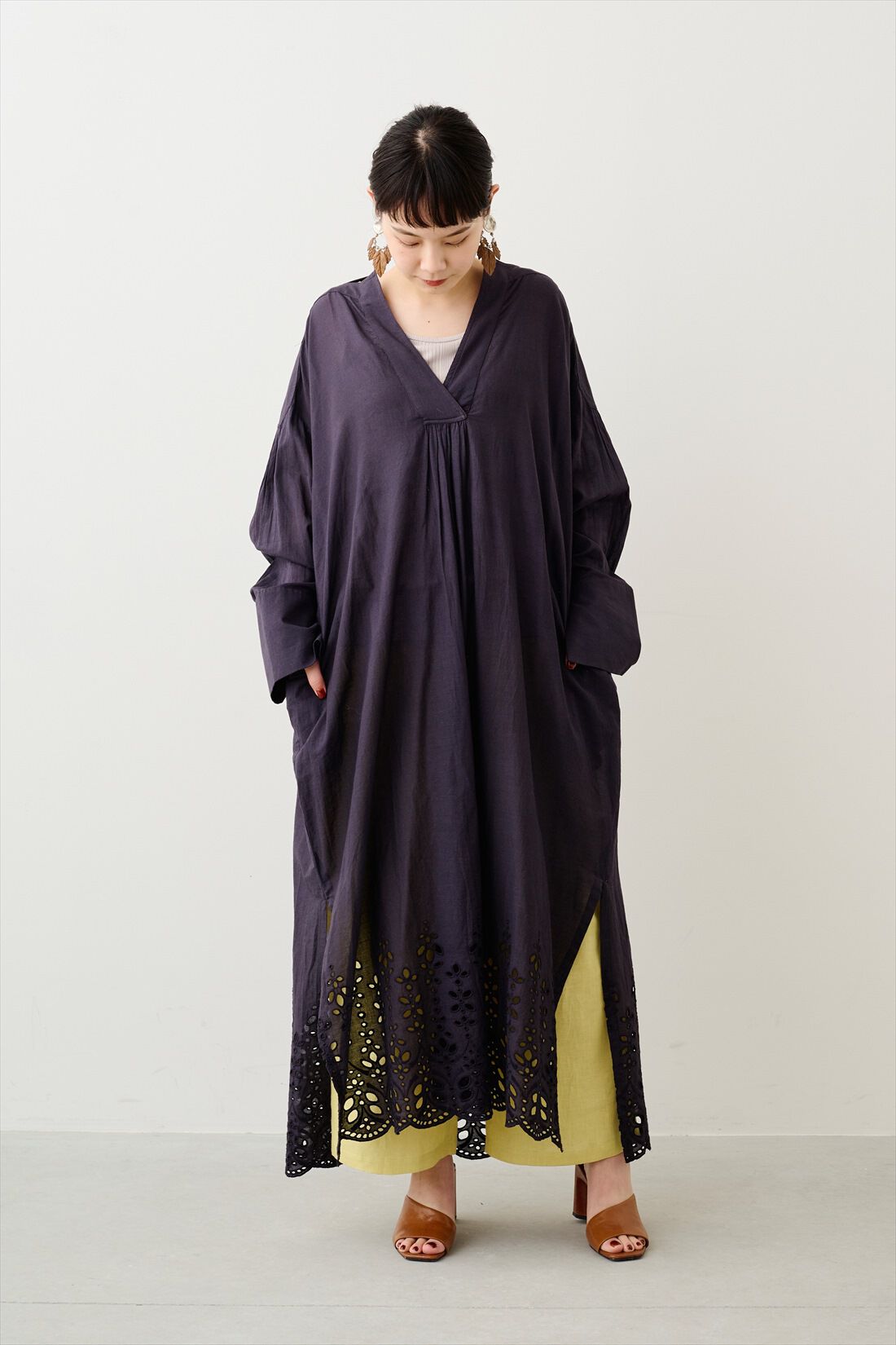 WEB限定】〈MADE IN INDIA COLLECTION〉MEDE19F カットワーク刺しゅう