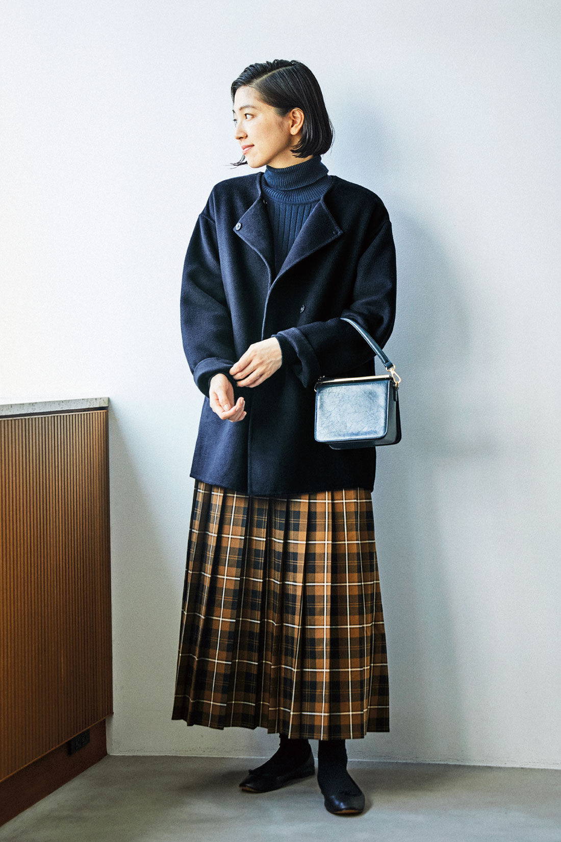 THREE FIFTY STANDARD リバー仕立てのウール混ノーカラーコート