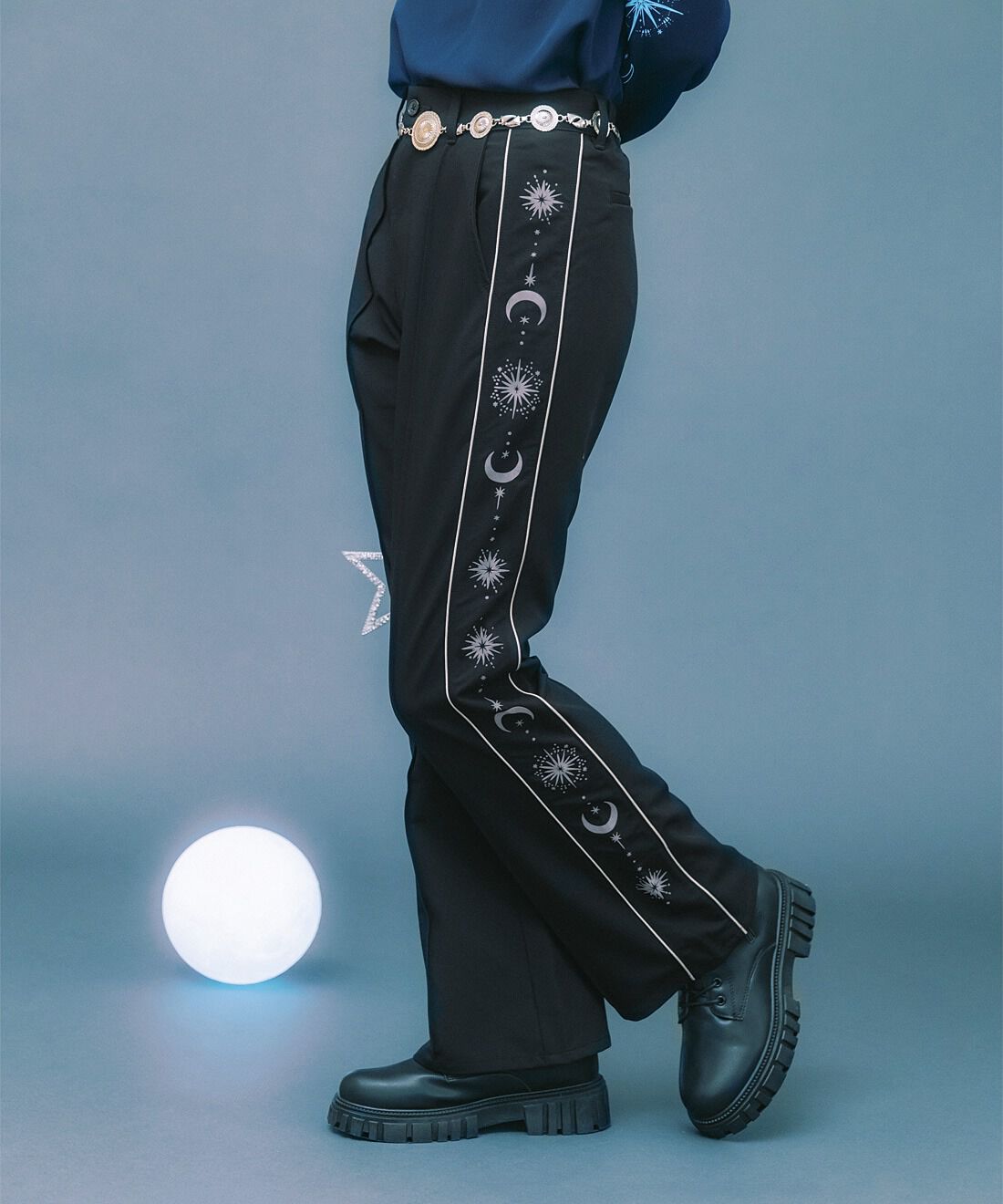 魔法部 星を導き月を映す ラインすそフレアパンツ｜魔法部｜フェリシモ