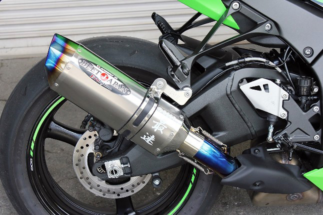 ビートより、Ninja ZX-10R用のスリップオンマフラーがリリース
