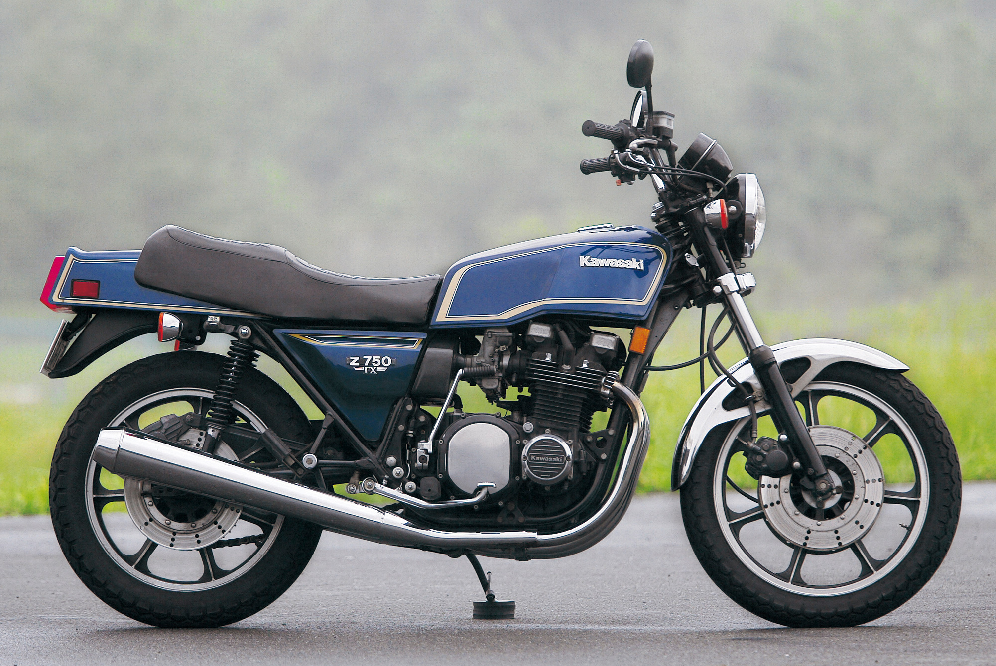 Z2直系、角Zに息づく思想と魅力／Z750FX | 試乗・車両解説 | カワサキ
