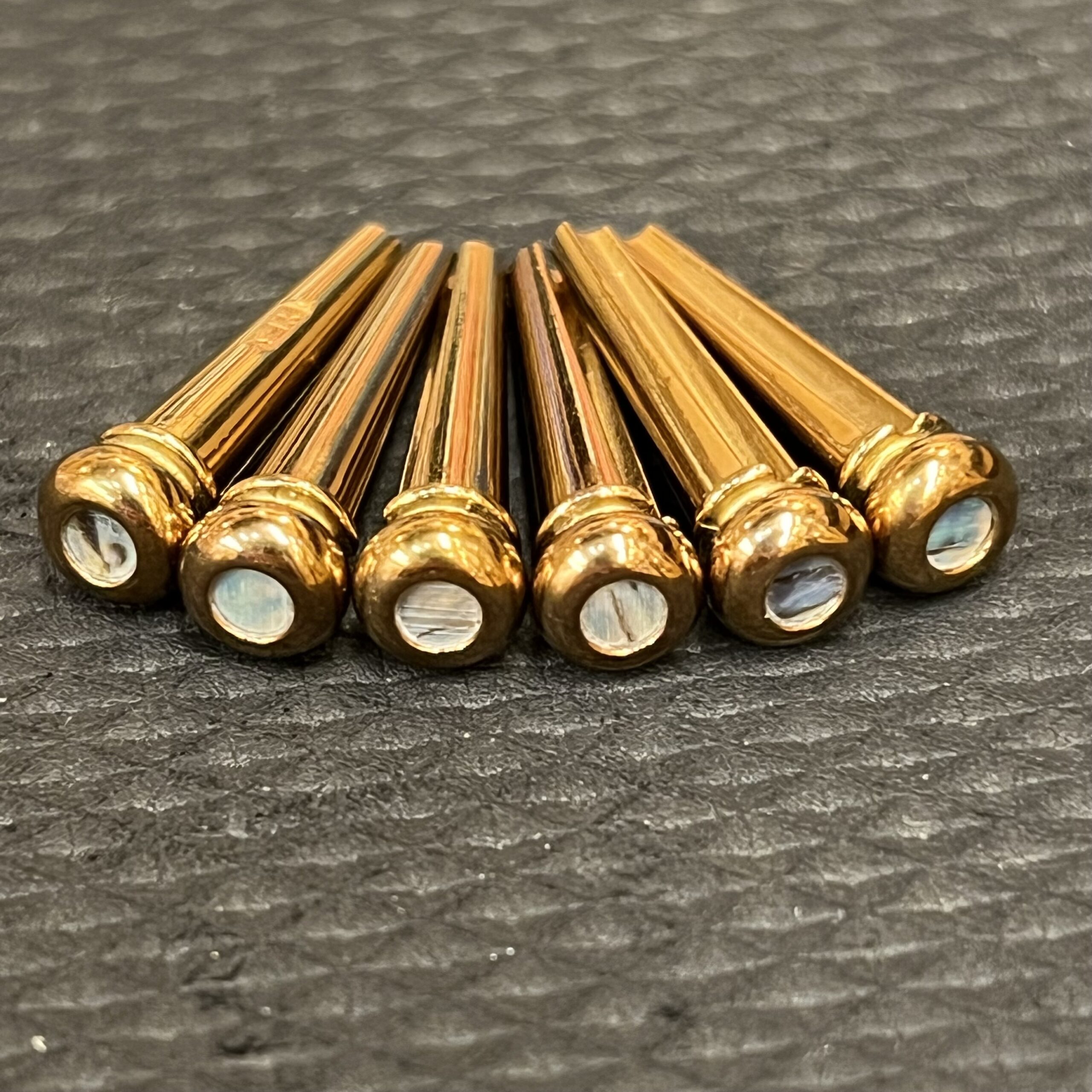 リキッドメタルピンとは？Martinの最新技術で音が変わる