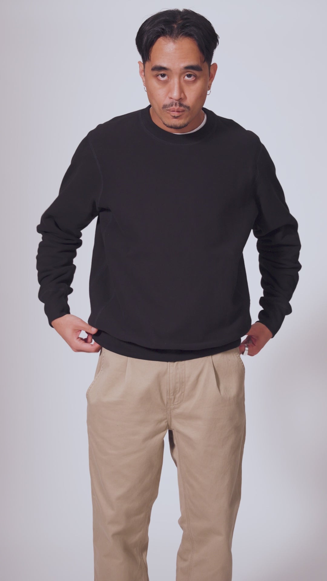 Crewneck Sweatshirt Black 400 GSM Fleece – House Of Blanks