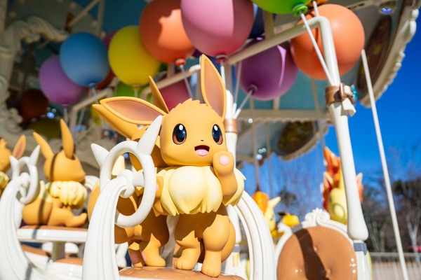 メリーゴーランドを楽しむイーブイたちが可愛い！「ポケパーク