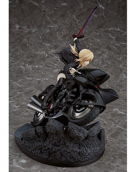 黒いバイクを乗り回す美女…『FGO』セイバーオルタの躍動感あふれる