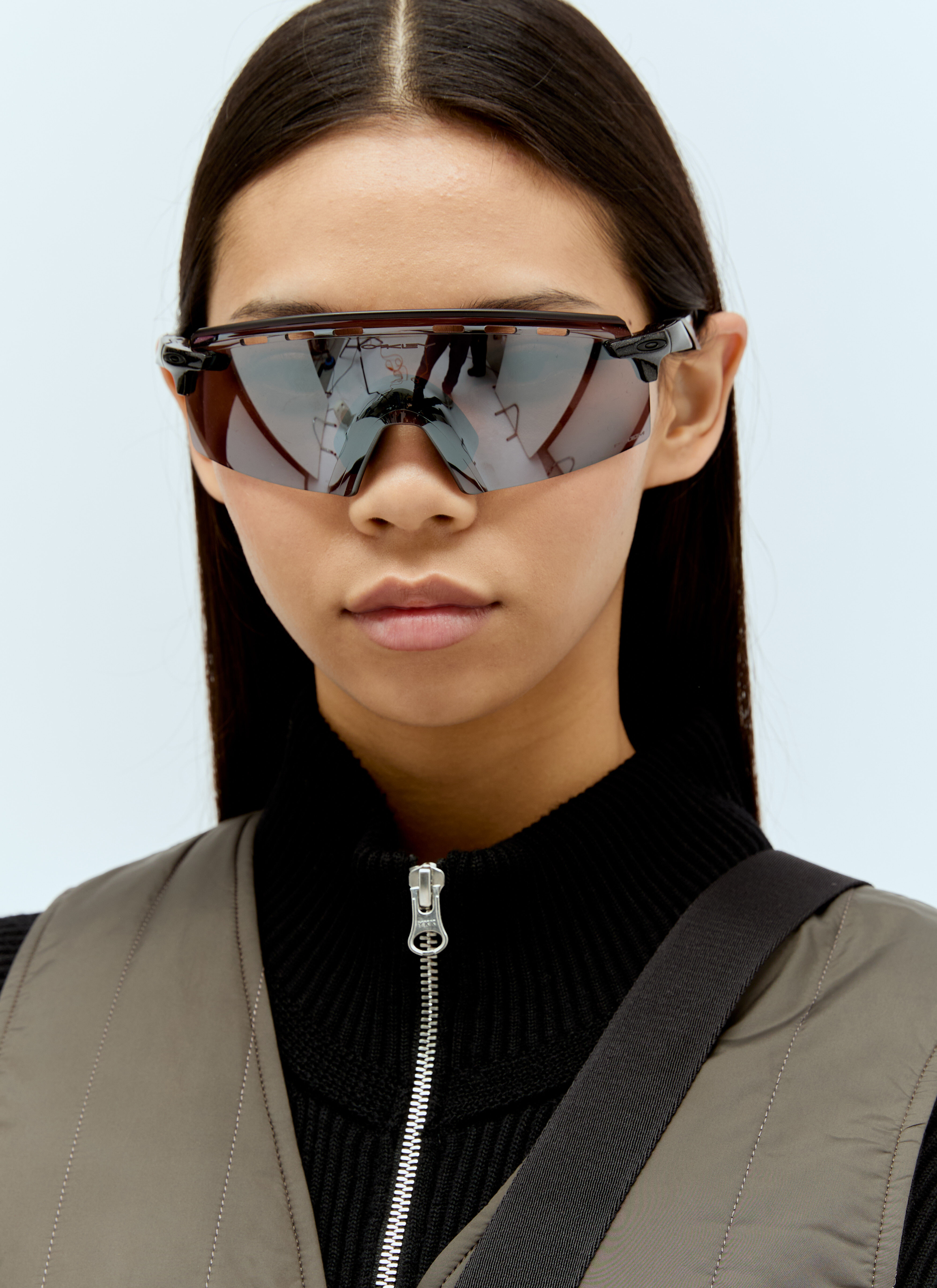 Oakley レディース エンコーダー ストライクサングラス の ブラック