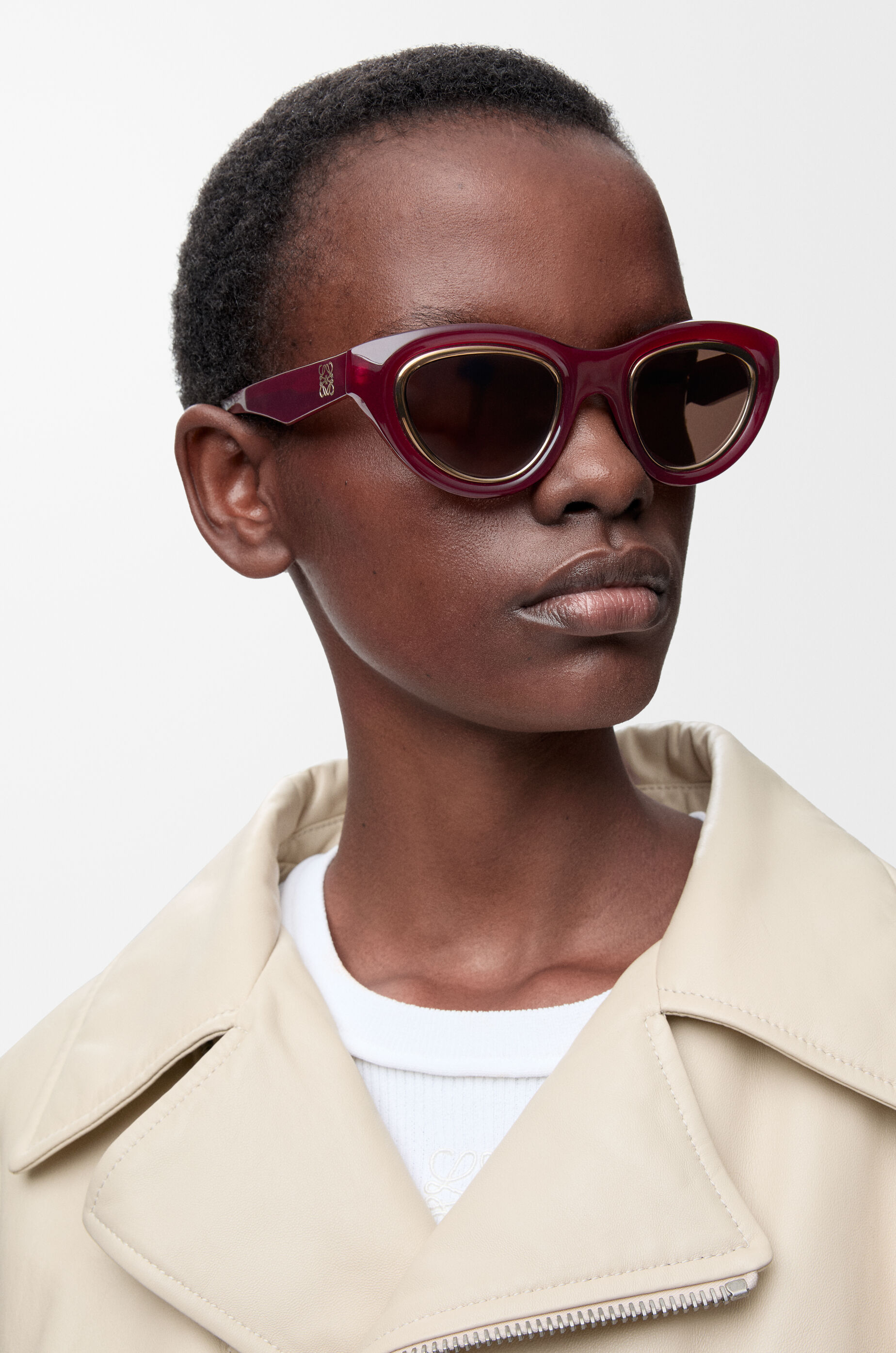 ミニ アナグラム キャッツアイ サングラス レッド - LOEWE Japan