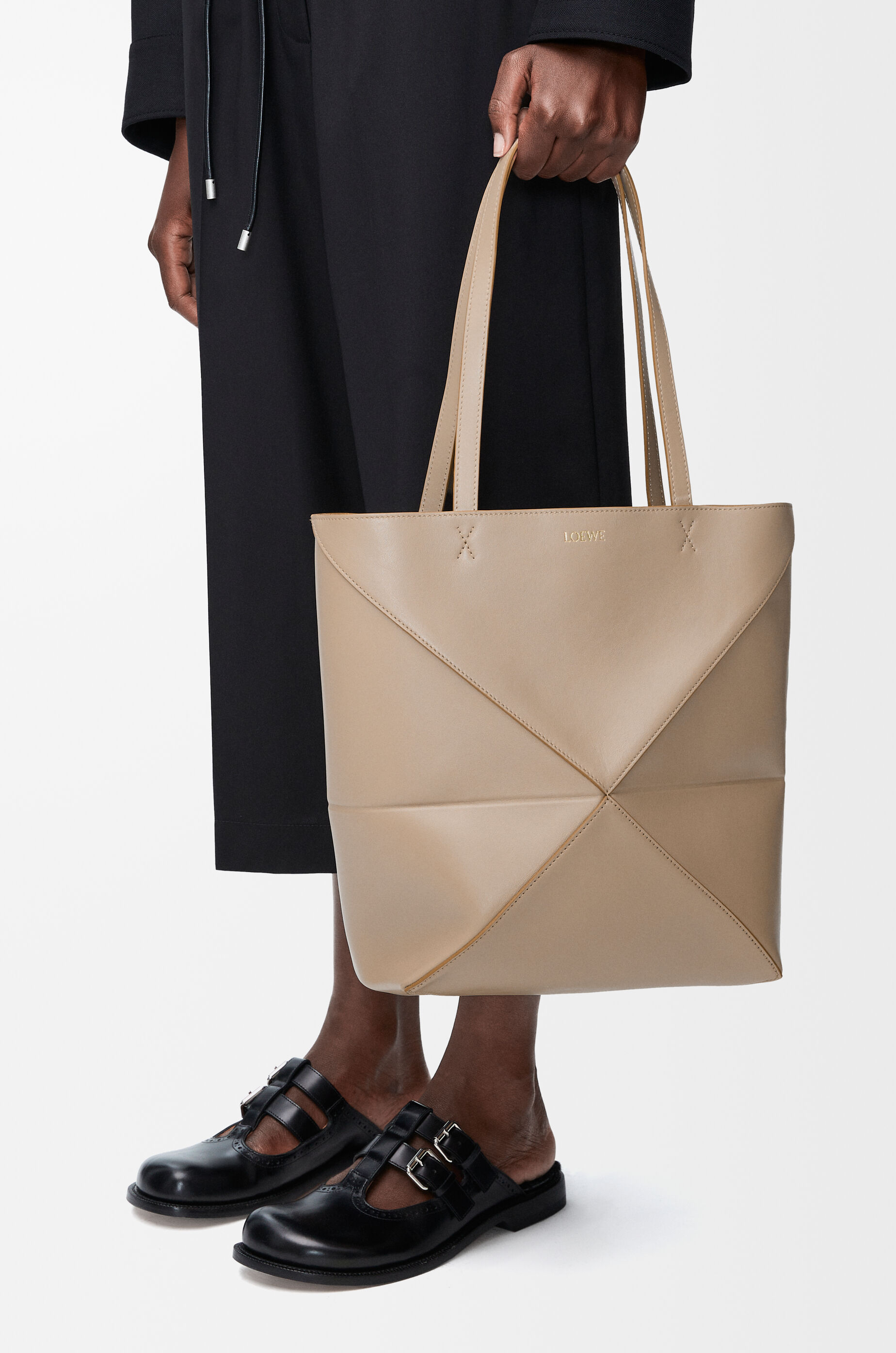 パズルフォルド トート （シャイニーカーフ） ベージュ - LOEWE Japan