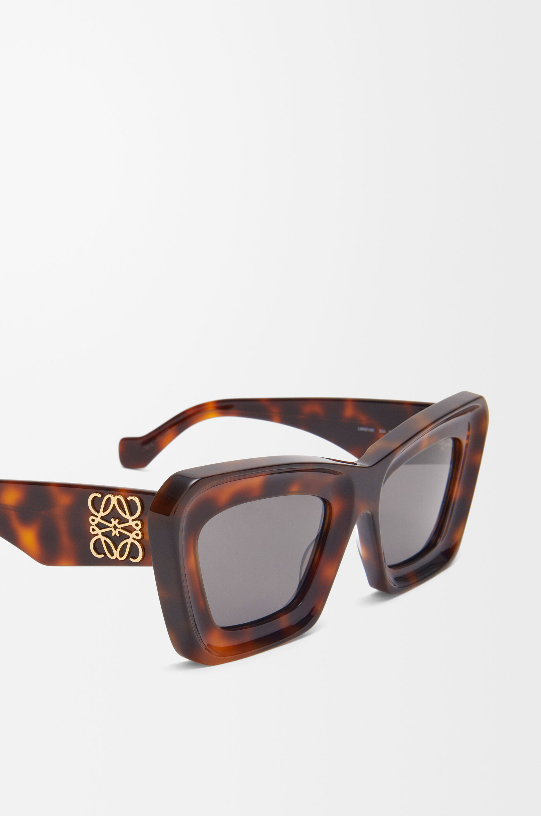 キャッツアイ サングラス ブラウン - LOEWE Japan official website