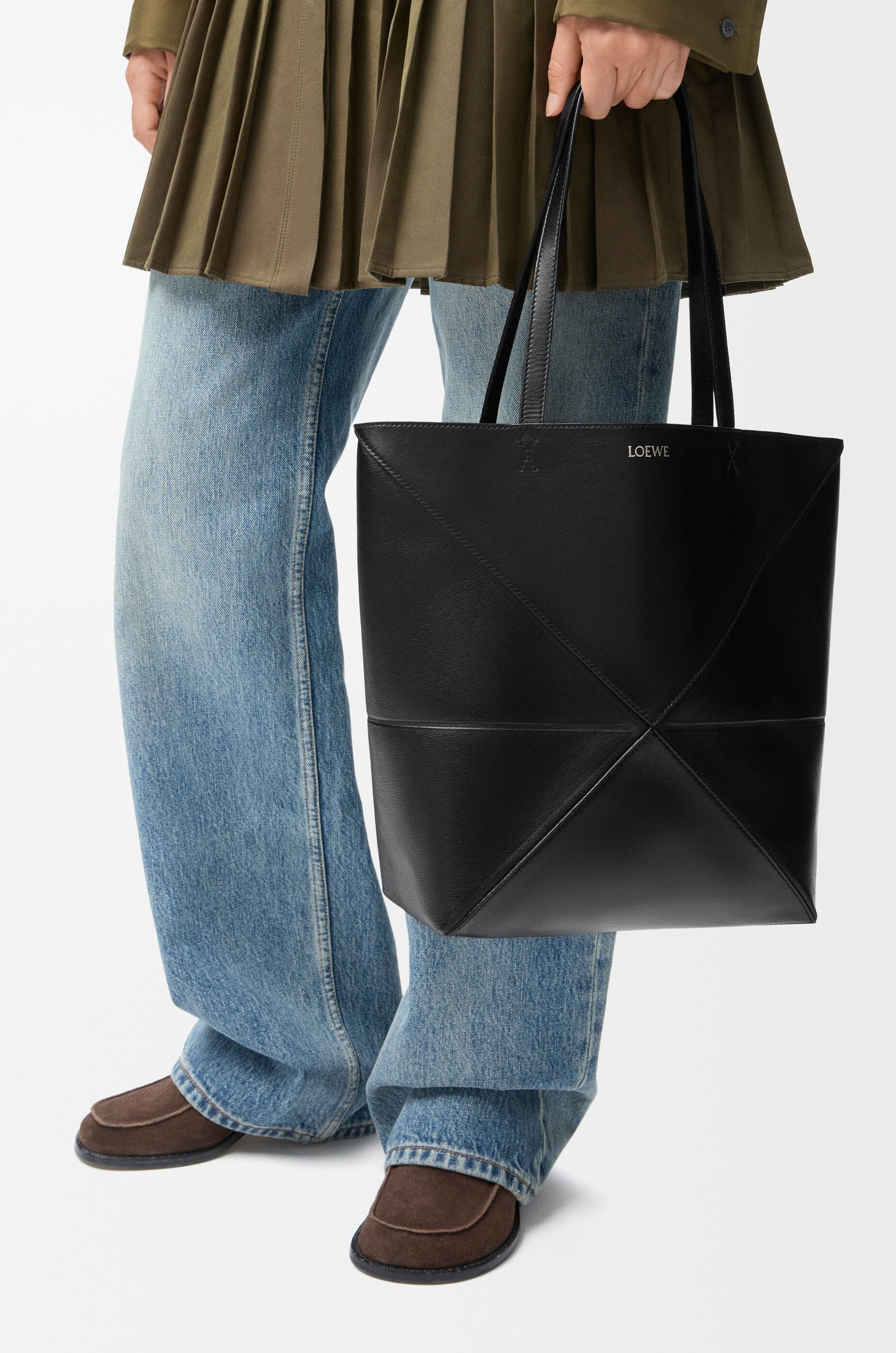 パズルフォルド トート （シャイニーカーフ） ブラック - LOEWE Japan