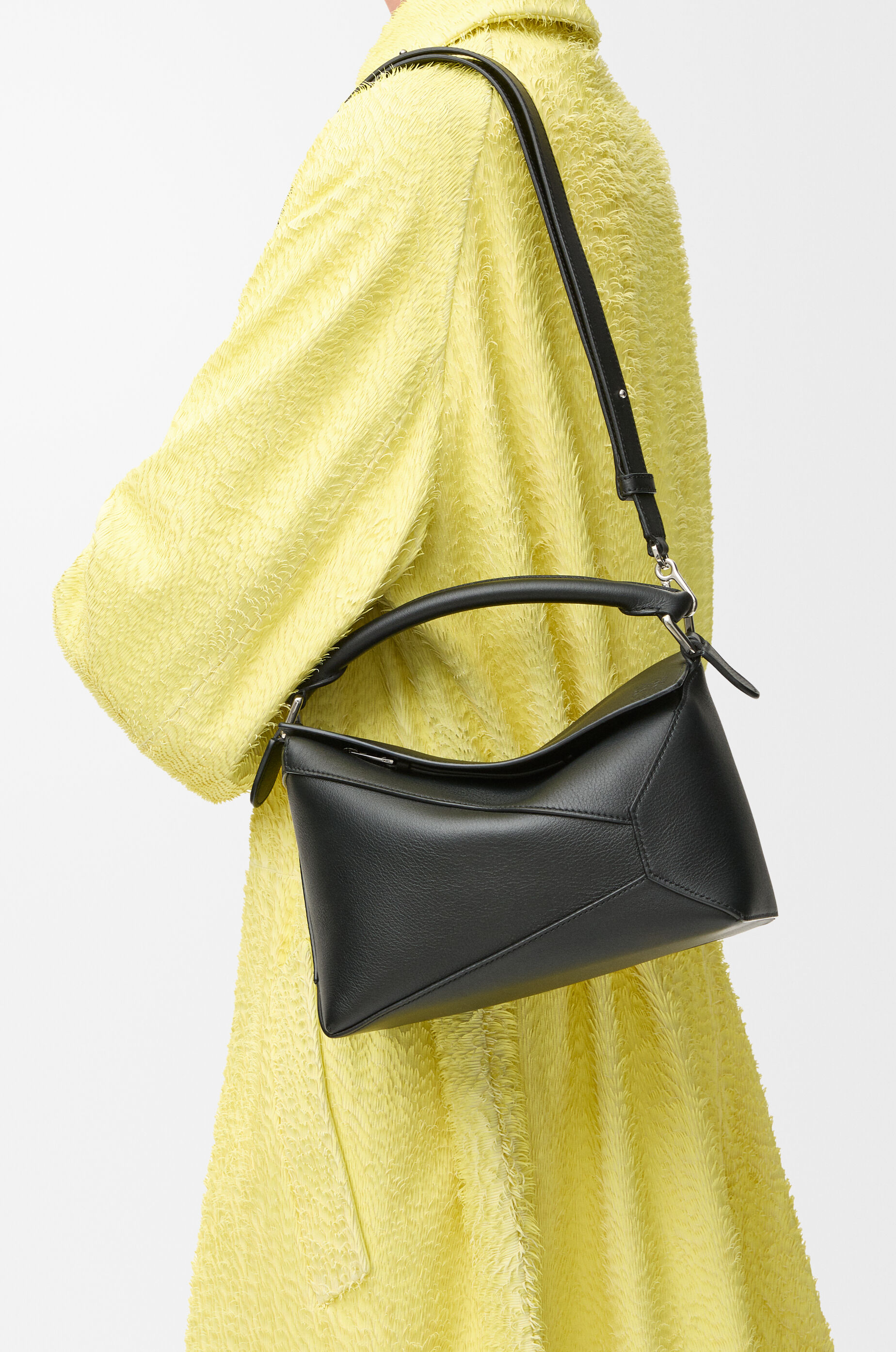 パズルバッグ スモール（クラシックカーフ） ブラック - LOEWE Japan