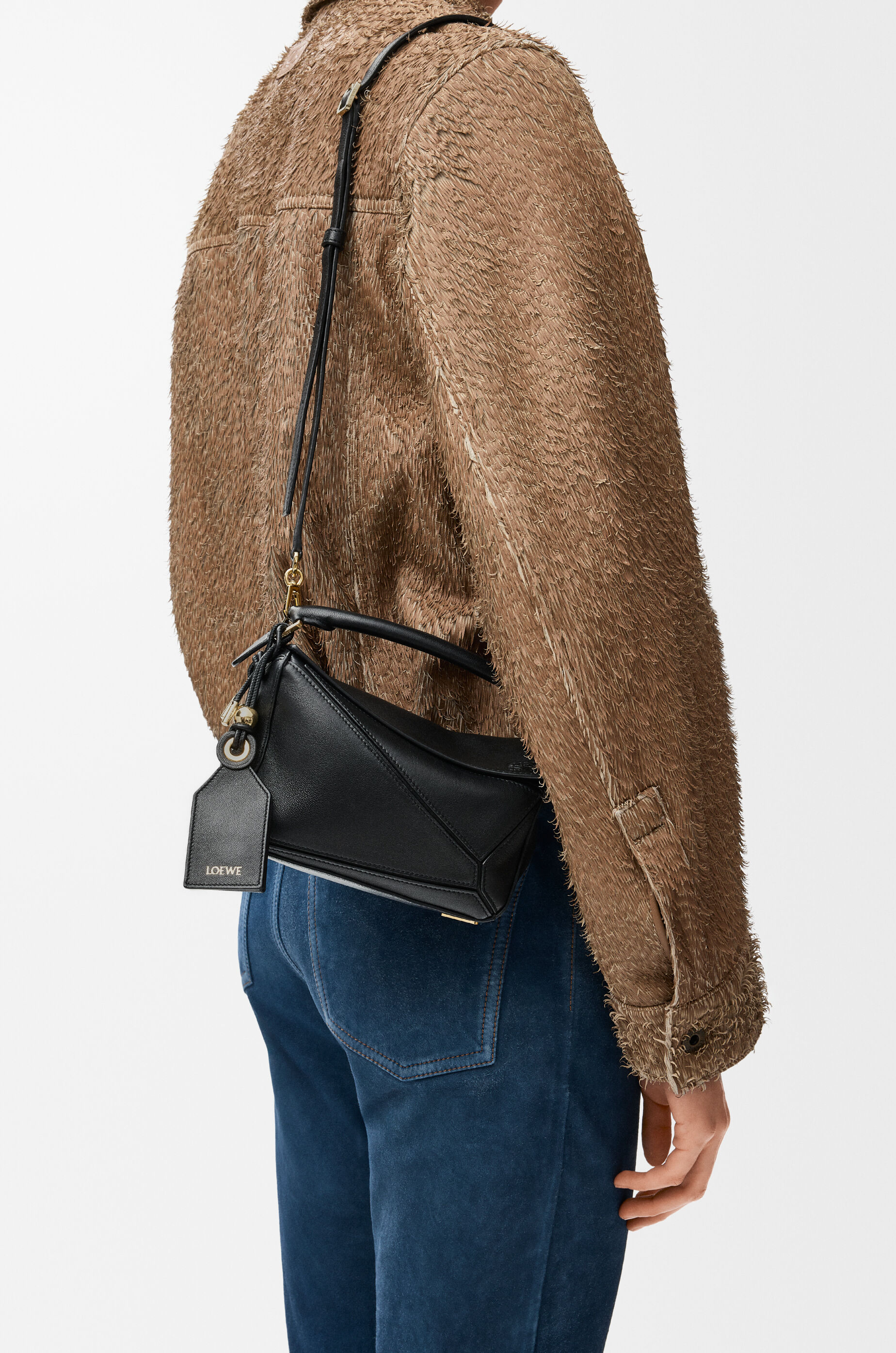 フェザーライト パズルバッグ ミニ（ナパラム） ブラック - LOEWE