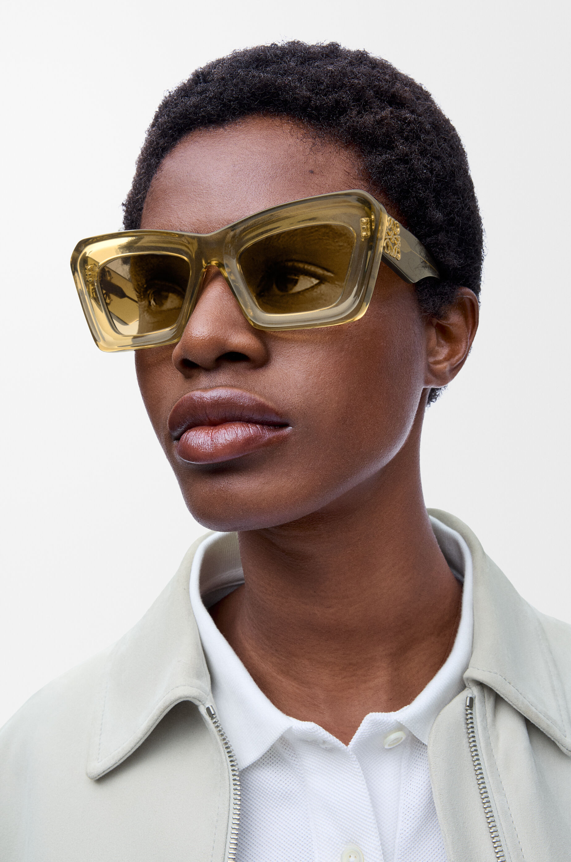 キャッツアイ サングラス ベージュ - LOEWE Japan official website