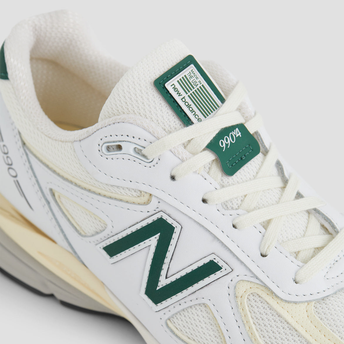 MADE IN USA 990V4 