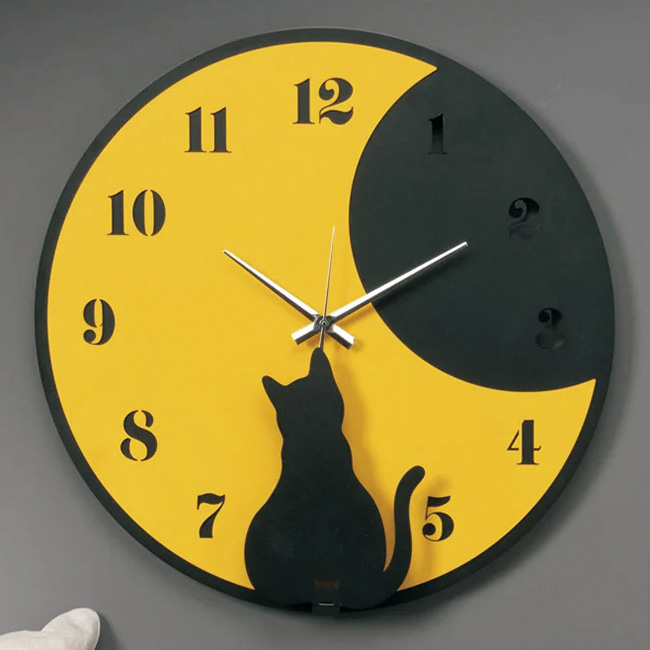 アルティ エ メスティエーリ イタリア製掛け時計／月を眺める猫
