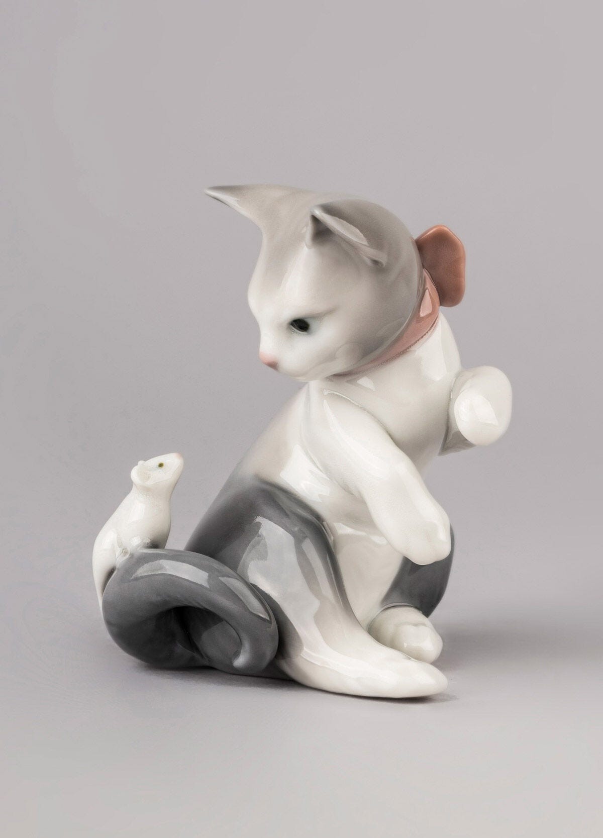 驚いた仔猫ちゃん | リヤドロ公式オンライン
