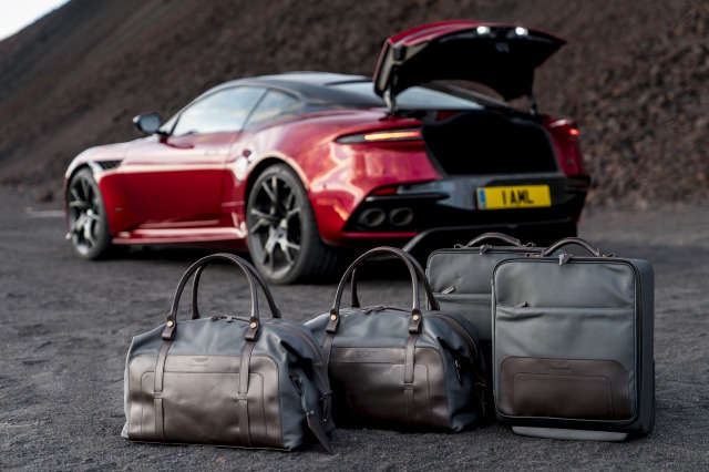 ASTON MARTIN Official Goods ～トラベルグッズ | M.AUTO astonmartin