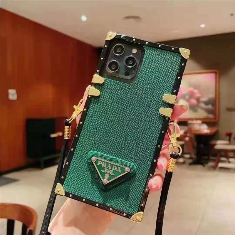 プラダ アイ スマホケース iphone16/15pro ショルダー 人気 prada