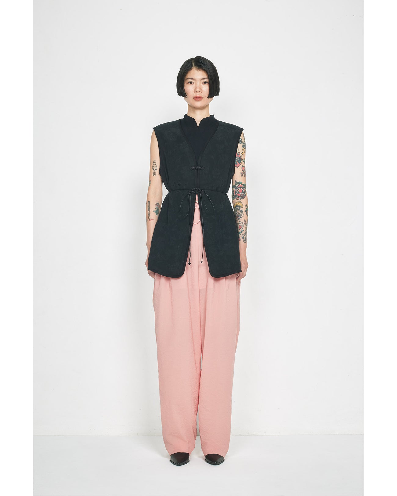 Puffed Floral Jacquard Sleeveless Top - black - Mame Kurogouchi
