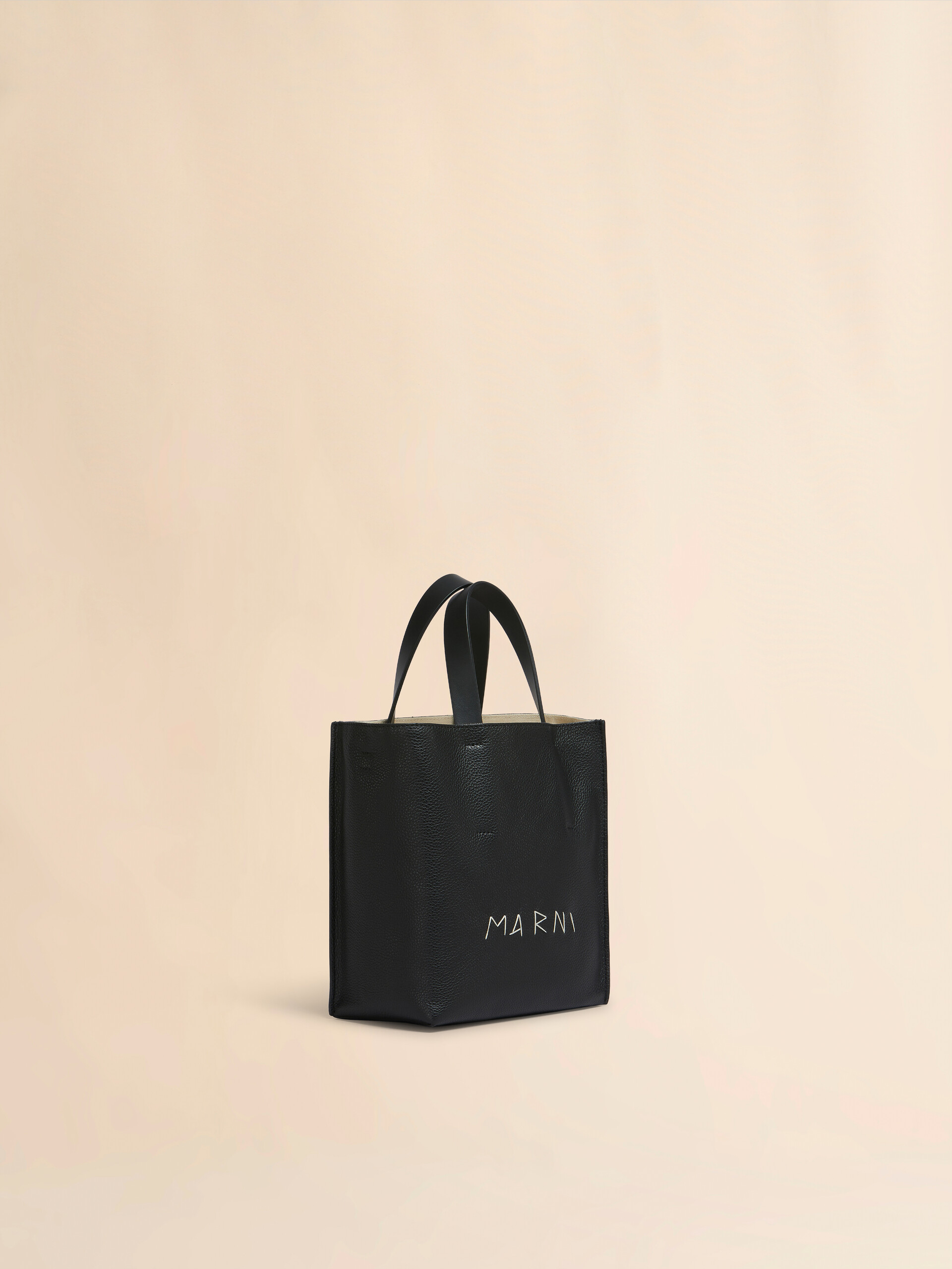 ブラック レザー製 Museo Soft ミニバッグ、マルニメンディング | Marni
