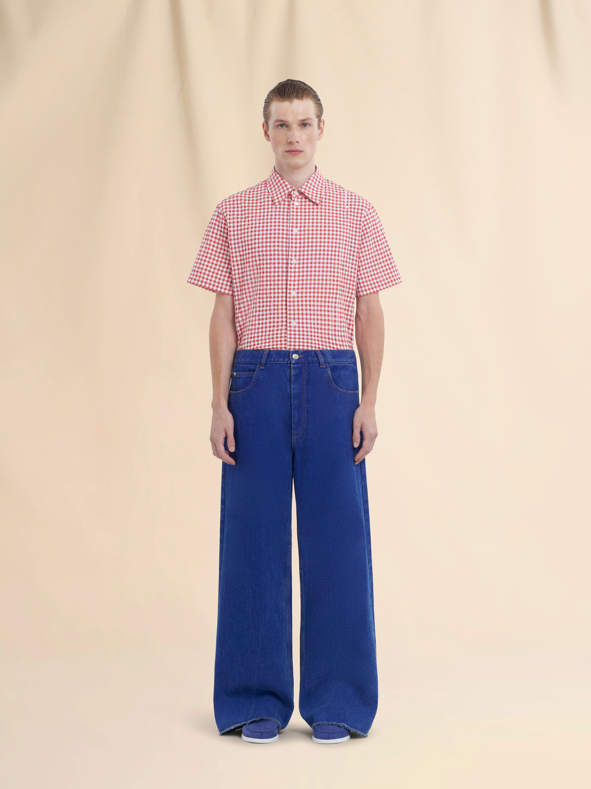 ブルー ローライズジーンズ、レッドベルト付き | Marni