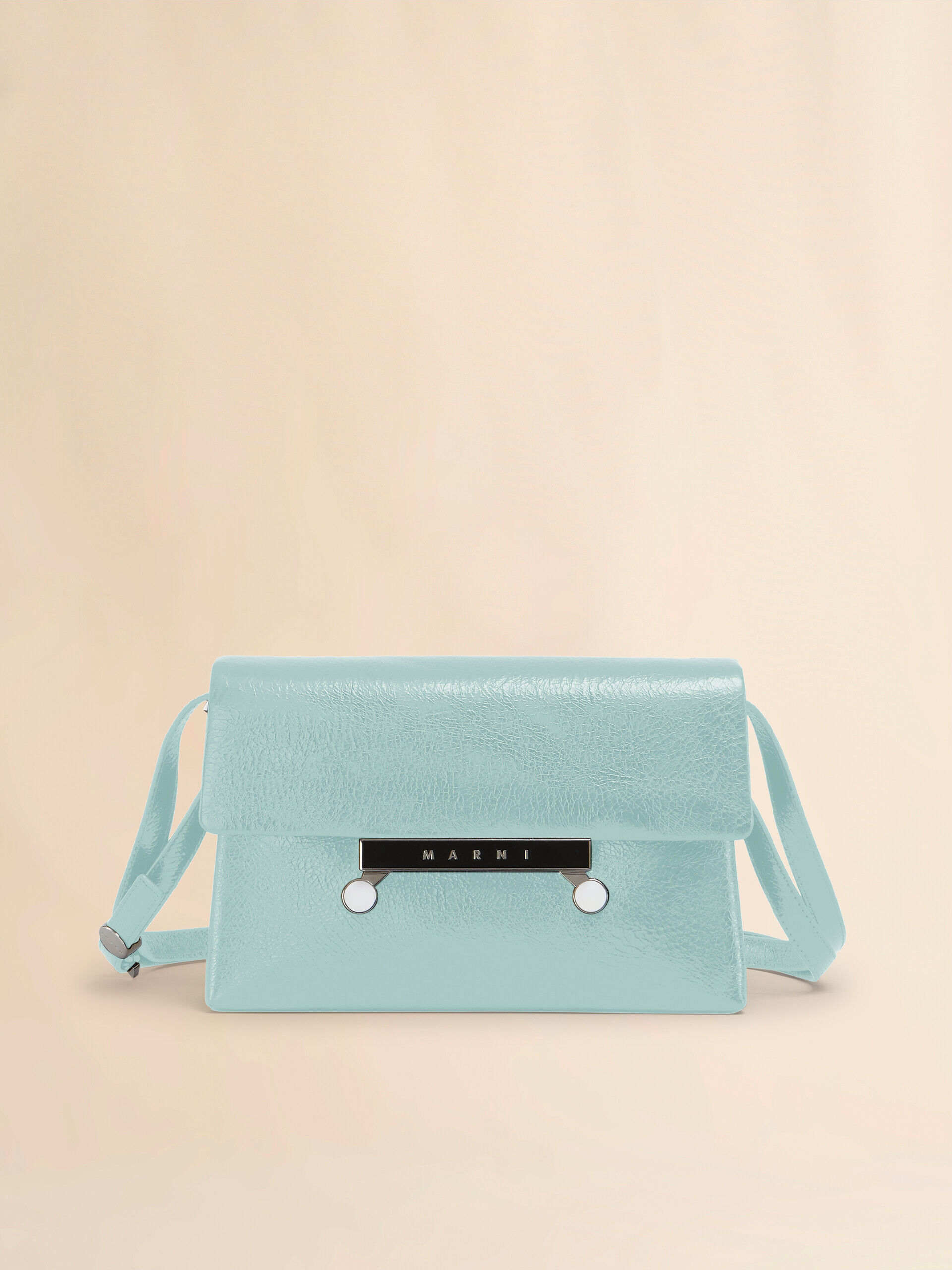 グリーン クラクリュールパテントレザー製 スモール Envelope バッグ