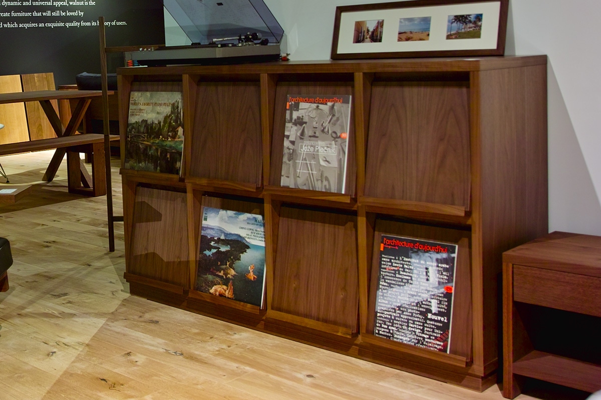 KOROVA RECORD RACK(4列3段 : 幅150 × 奥行47 × 高さ134 cm)の通販